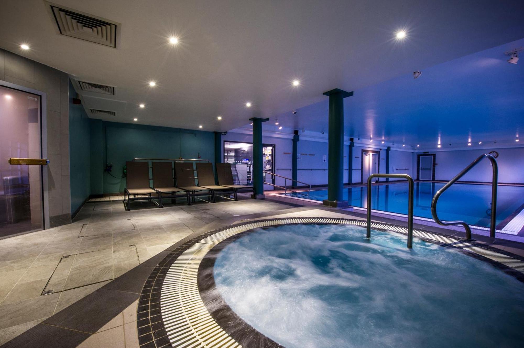Doubletree By Hilton Cheltenham-Cotswolds Exterior foto