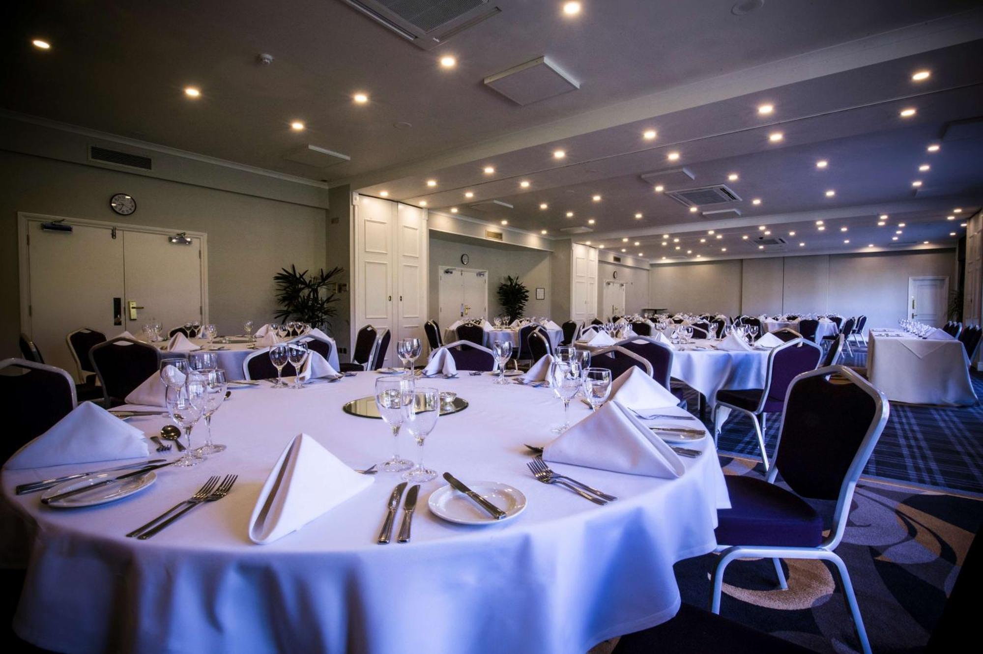 Doubletree By Hilton Cheltenham-Cotswolds Exterior foto