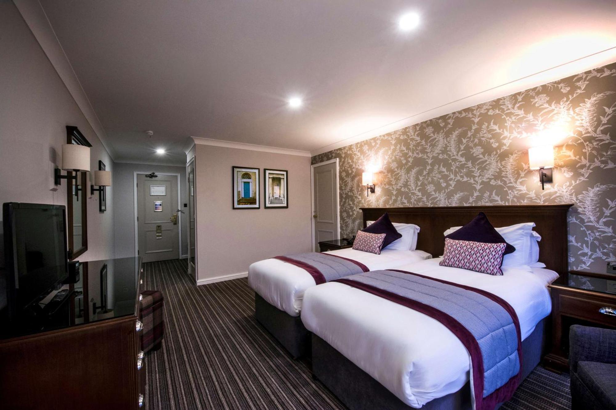 Doubletree By Hilton Cheltenham-Cotswolds Exterior foto